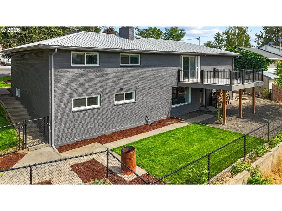 715 NW 6th St, Pendleton, OR 97801 - #3