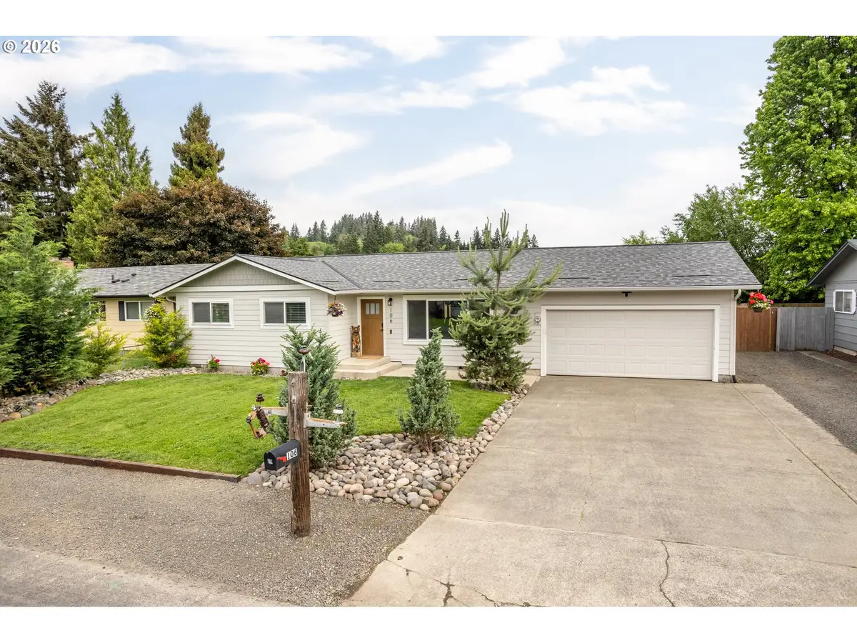 106 Monterey Dr, Kelso, WA 98626 - #1