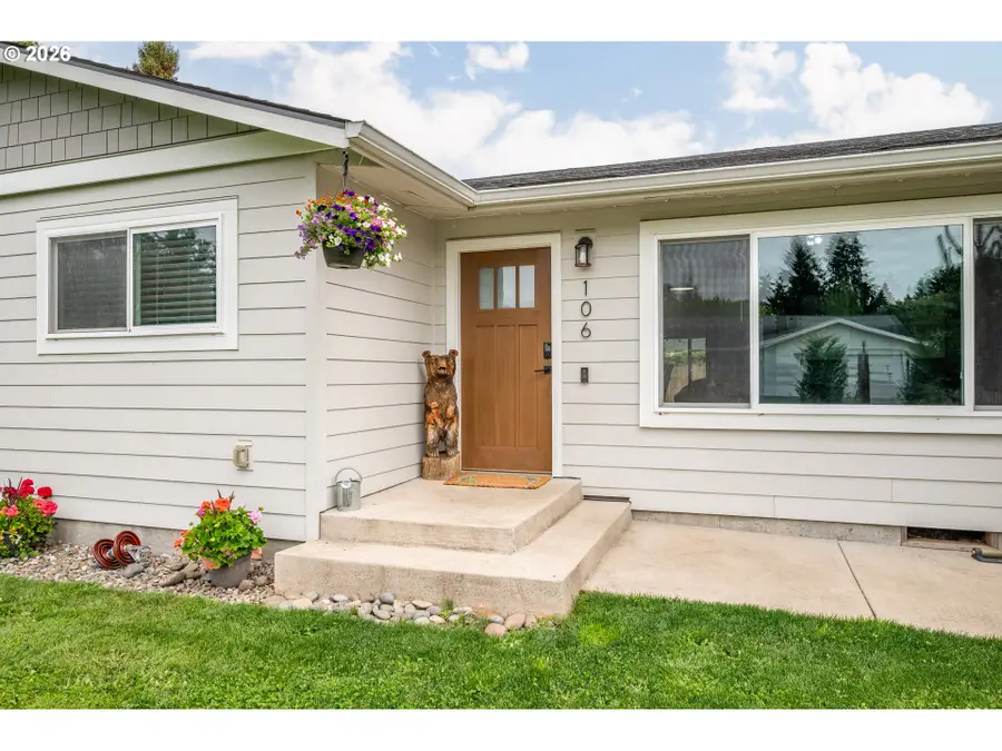 106 Monterey Dr, Kelso, WA 98626 - #2