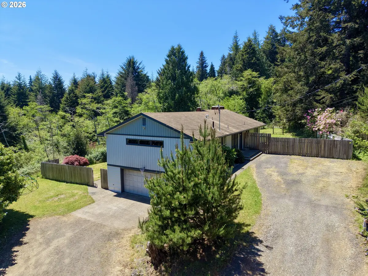 1300 Ingersoll St, Coos Bay, OR 97420 - #1