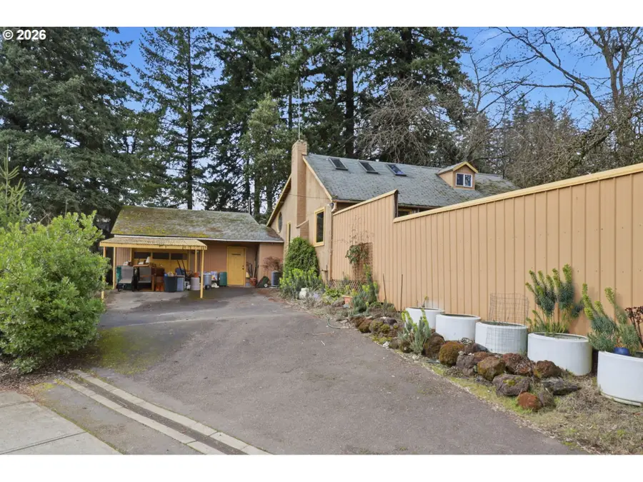 15717 SW Scholls Ferry Rd, Beaverton, OR 97007 - #2