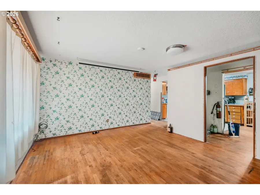 210 NE 167th Pl, Portland, OR 97230 - #3