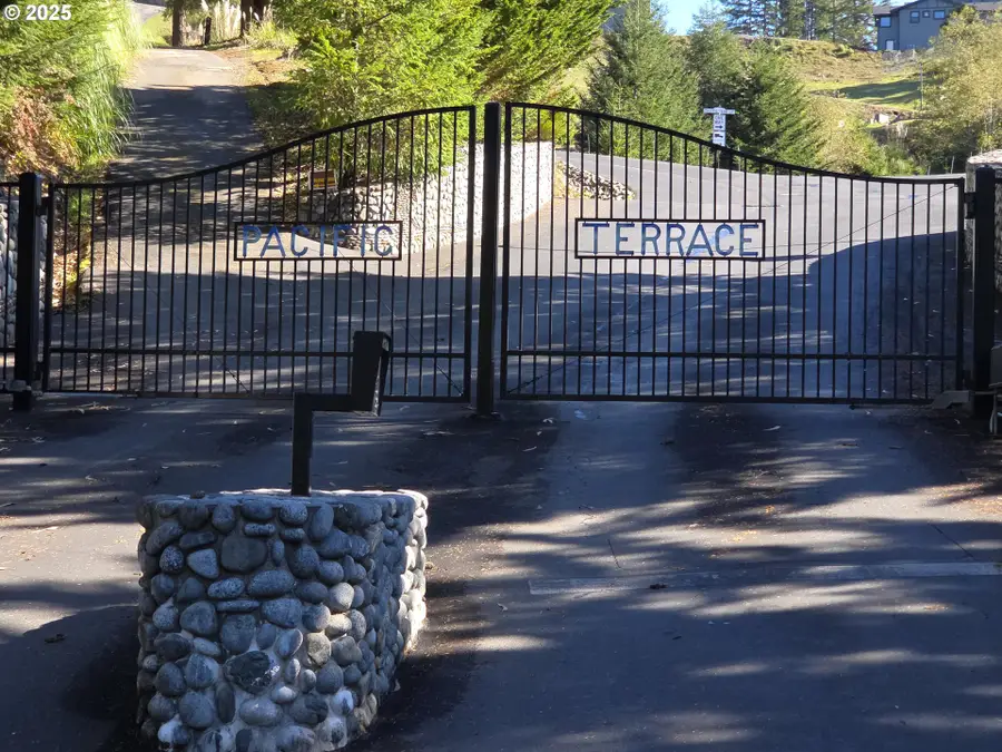 7771 Zoe Dr, Brookings, OR 97415 - Image #2