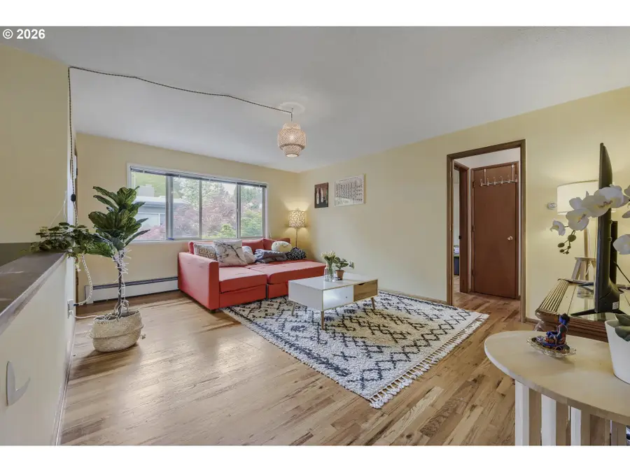 908 SW Gaines St #24, Portland, OR 97239 - #3