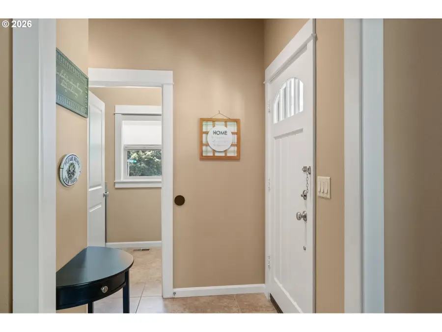 1603 Chasa St, Eugene, OR 97401 - #3