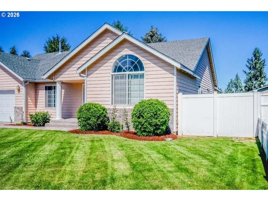 214 SW Meadow Lakes Dr, Prineville, OR 97754 - #3