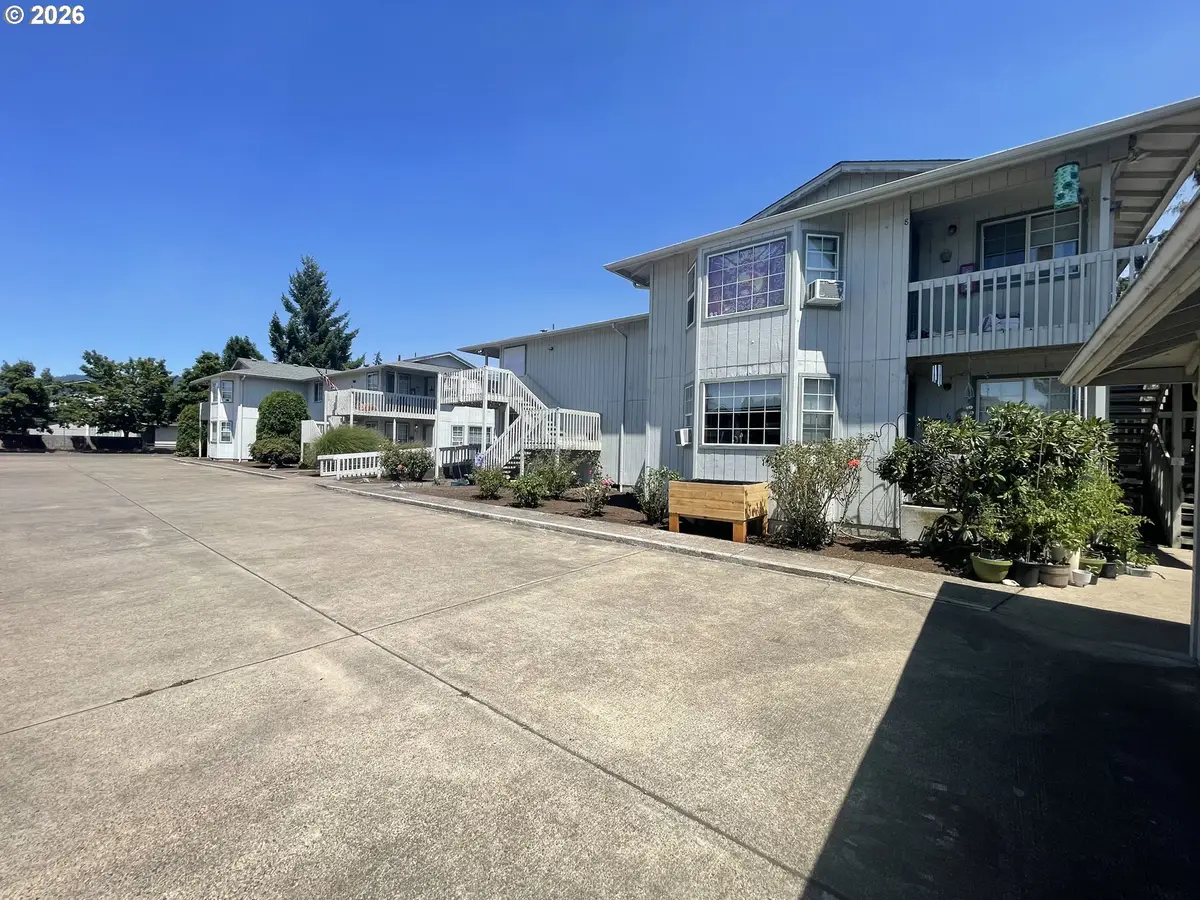 1217 R St, Springfield, OR 97477 - #1