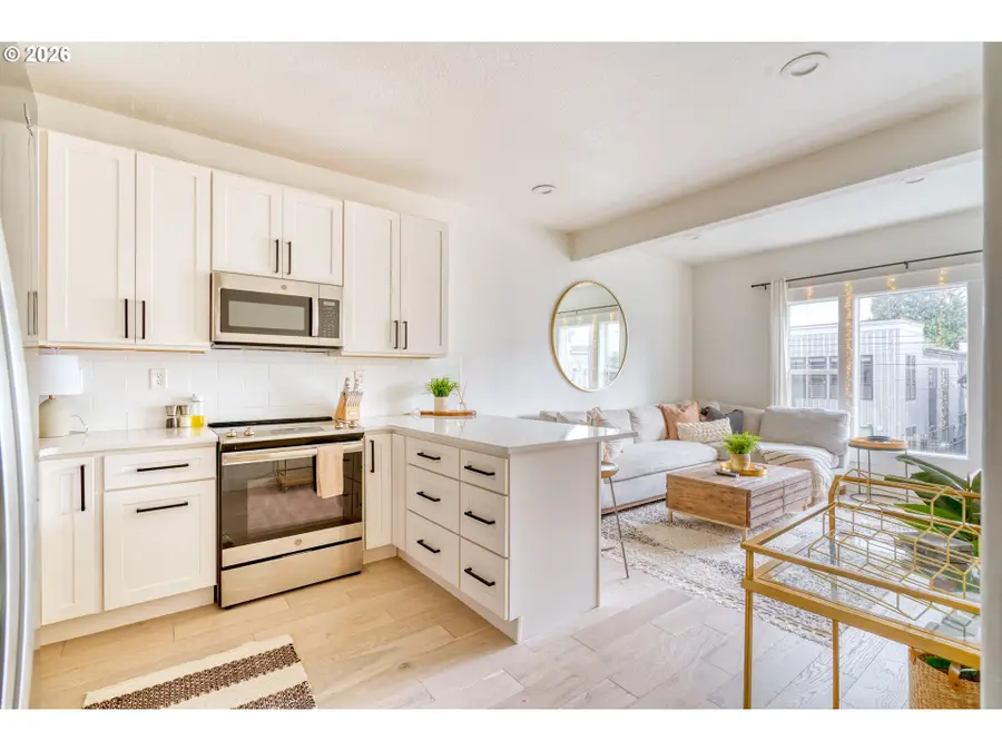 2008/2010 SE 11th Ave, Portland, OR 97214 - #2