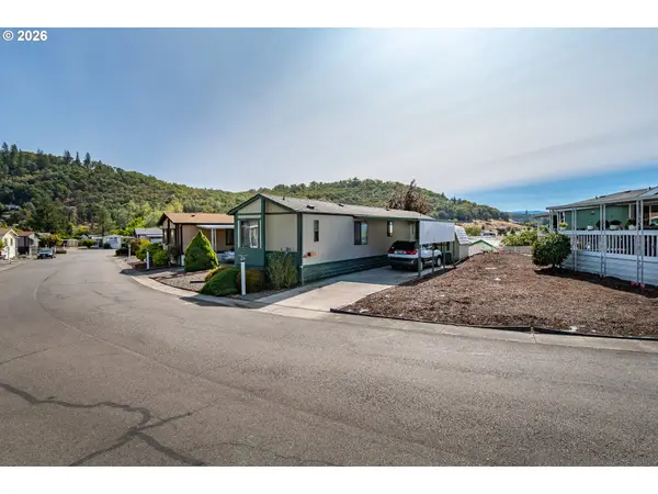 1007 Shadow Ranch Ln, Roseburg, OR 97470