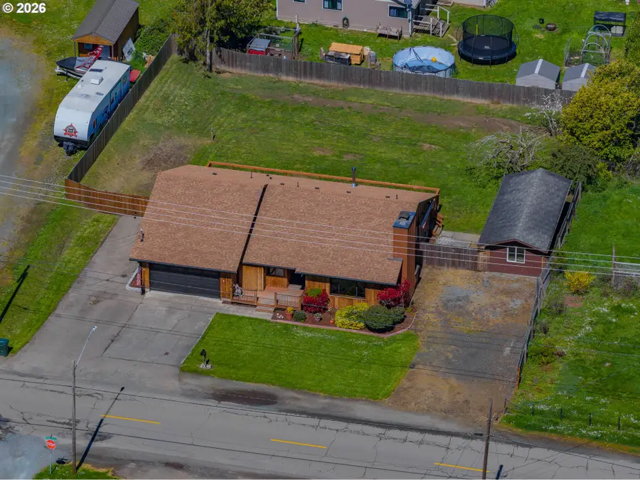 1601 Maple St, Myrtle Point, OR 97458 - #2