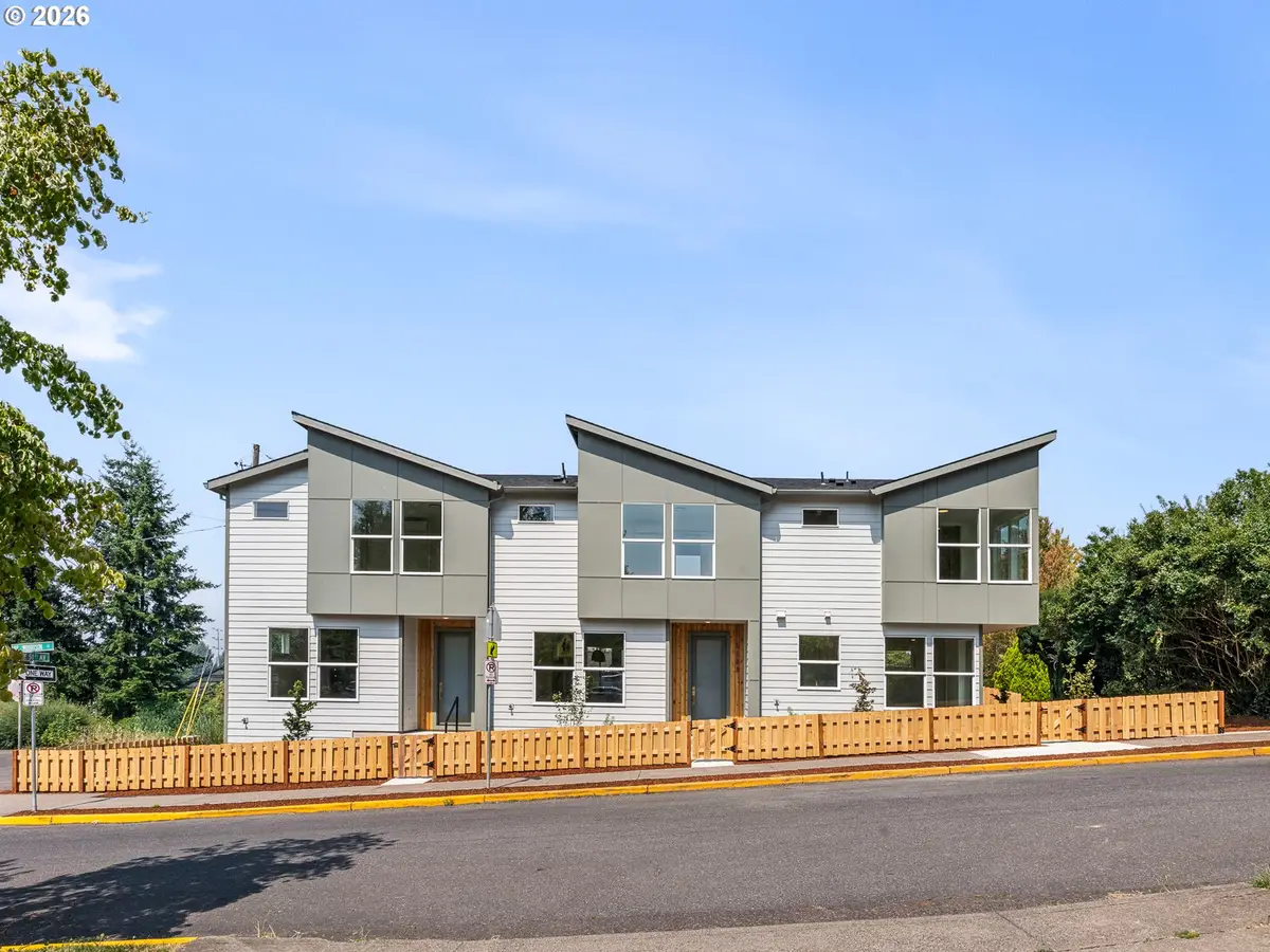 5135 SE Morrison St, Portland, OR 97215 - #1