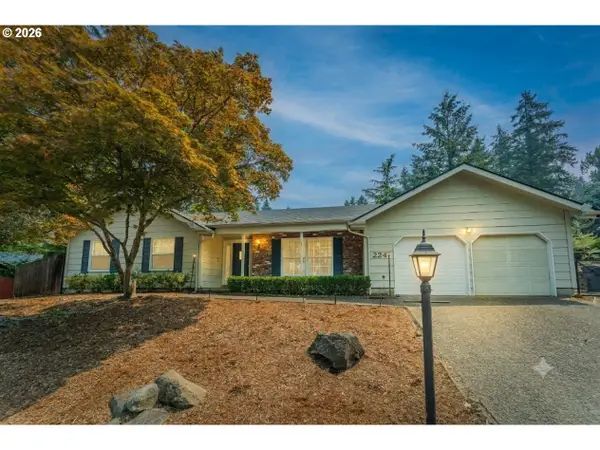 2241 Brittany St, Eugene, OR 97405