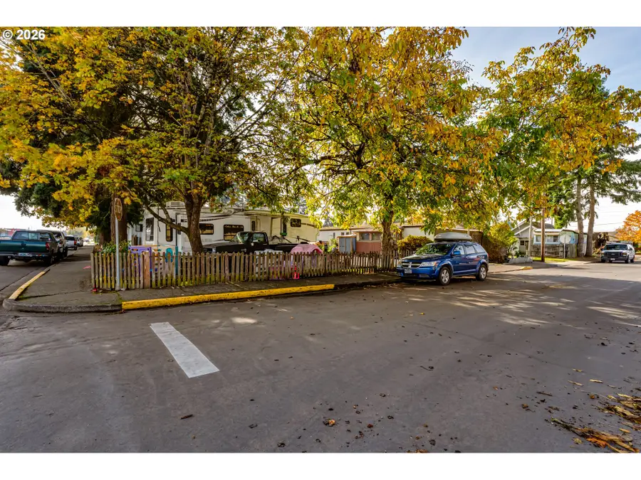 351 Front St, Junction City, OR 97448 - #3
