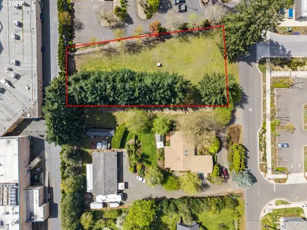Green, Eugene, OR 97404