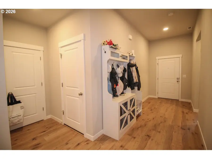 1683 S Quartz Dr, Cornelius, OR 97113 - #3