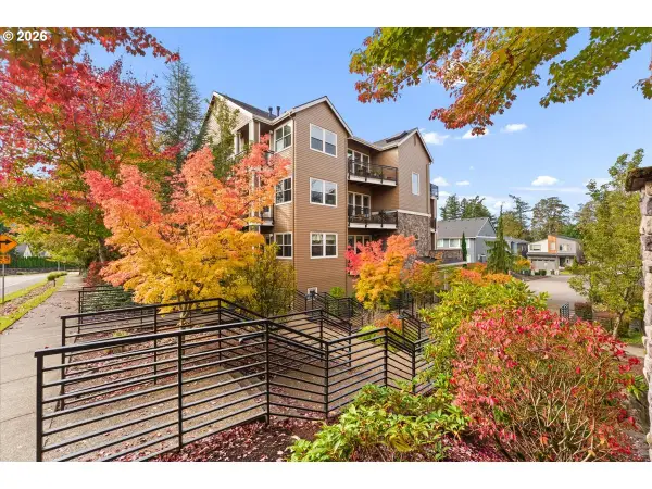 11758 SE Crested Eagle Ln #G5, HappyValley, OR 97086