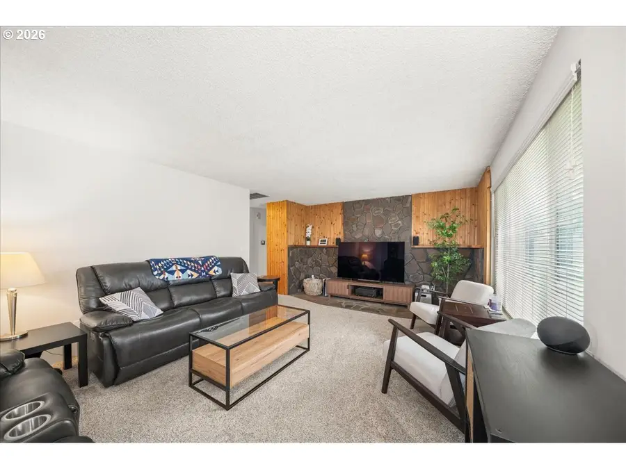 708 E Heintz St, Molalla, OR 97038 - #2