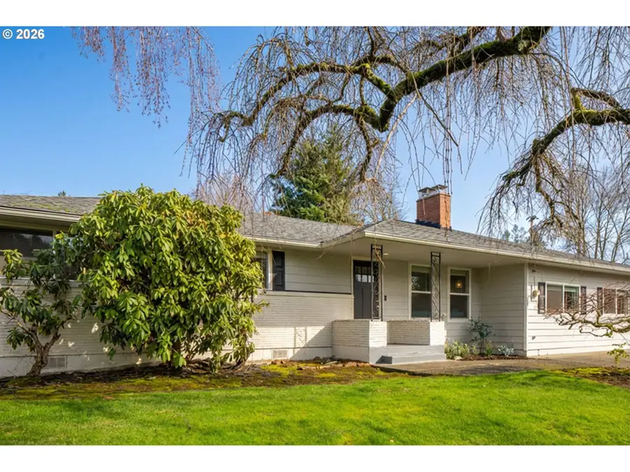 10891 SE Spruce View Ln, Northwest Clackamas, OR 97086 - Image #2