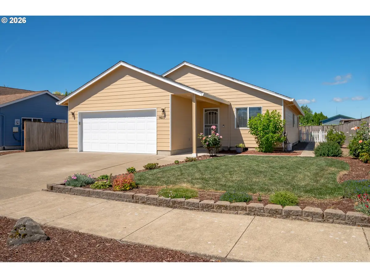 1425 SW Emily Dr, McMinnville, OR 97128 - #1