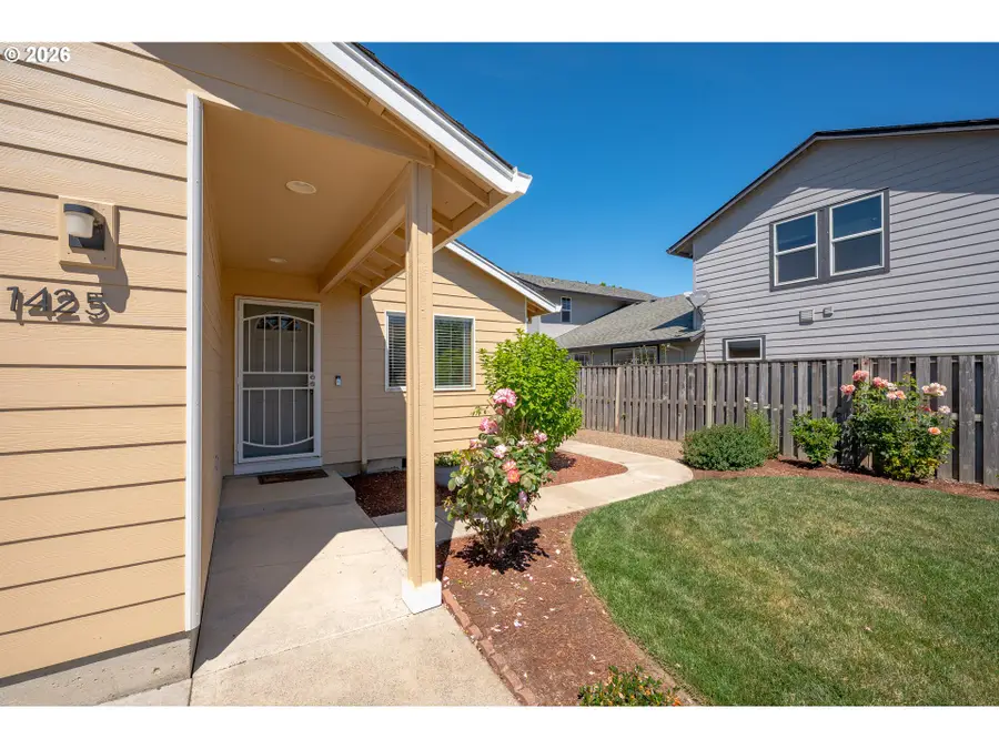 1425 SW Emily Dr, McMinnville, OR 97128 - #3