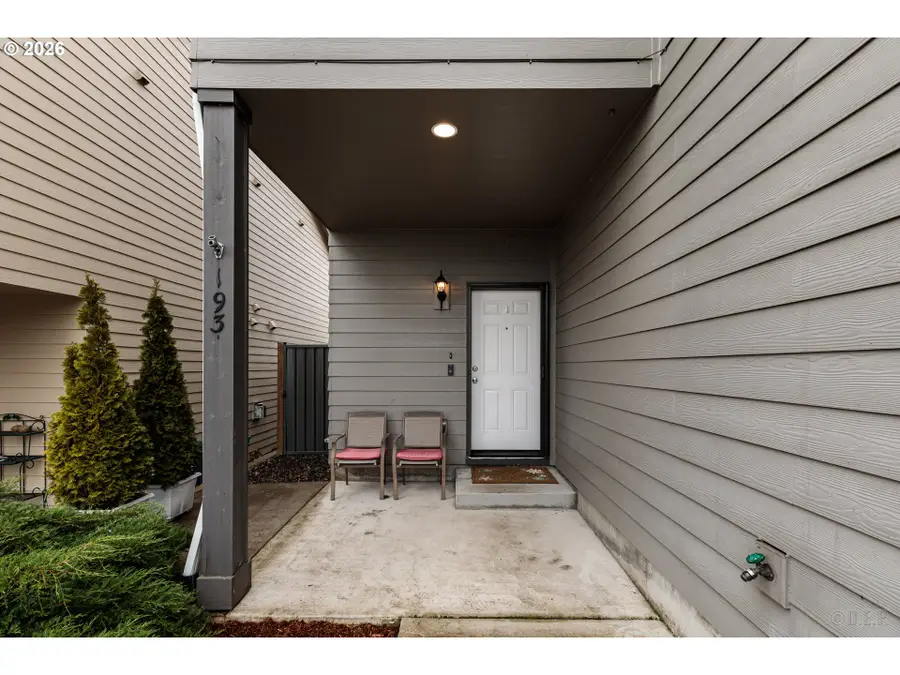 193 S 2nd St, Saint Helens, OR 97051 - #2