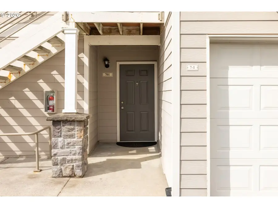 15056 NW Central Dr, Portland, OR 97229 - #3