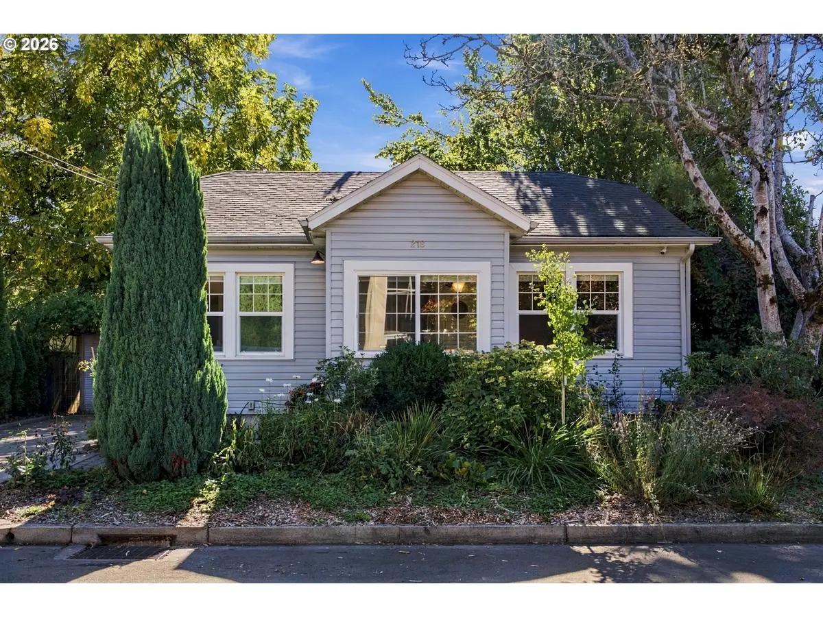 218 SE Washington St, McMinnville, OR 97128 - #1