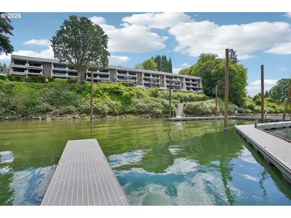 790 SE Webber St #310, Portland, OR 97202