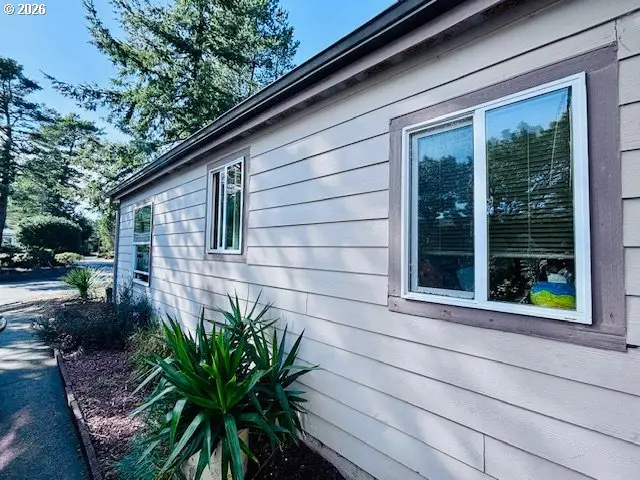 129 Evergreen Ln, Florence, OR 97439 - #3