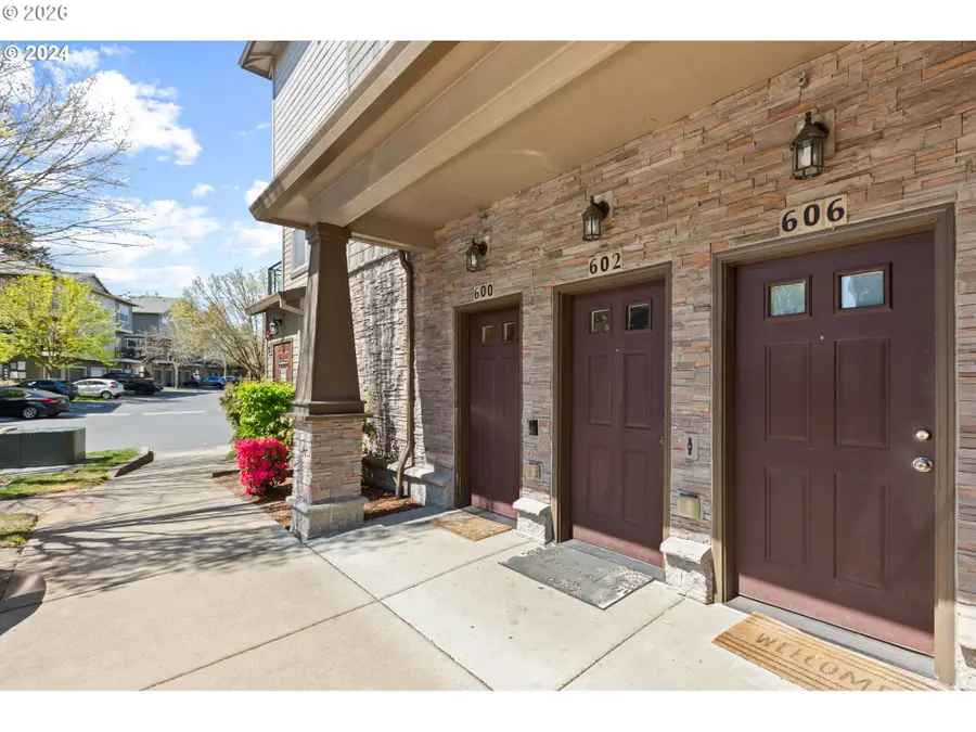 600 NE Newstead Ln, Hillsboro, OR 97006 - #2