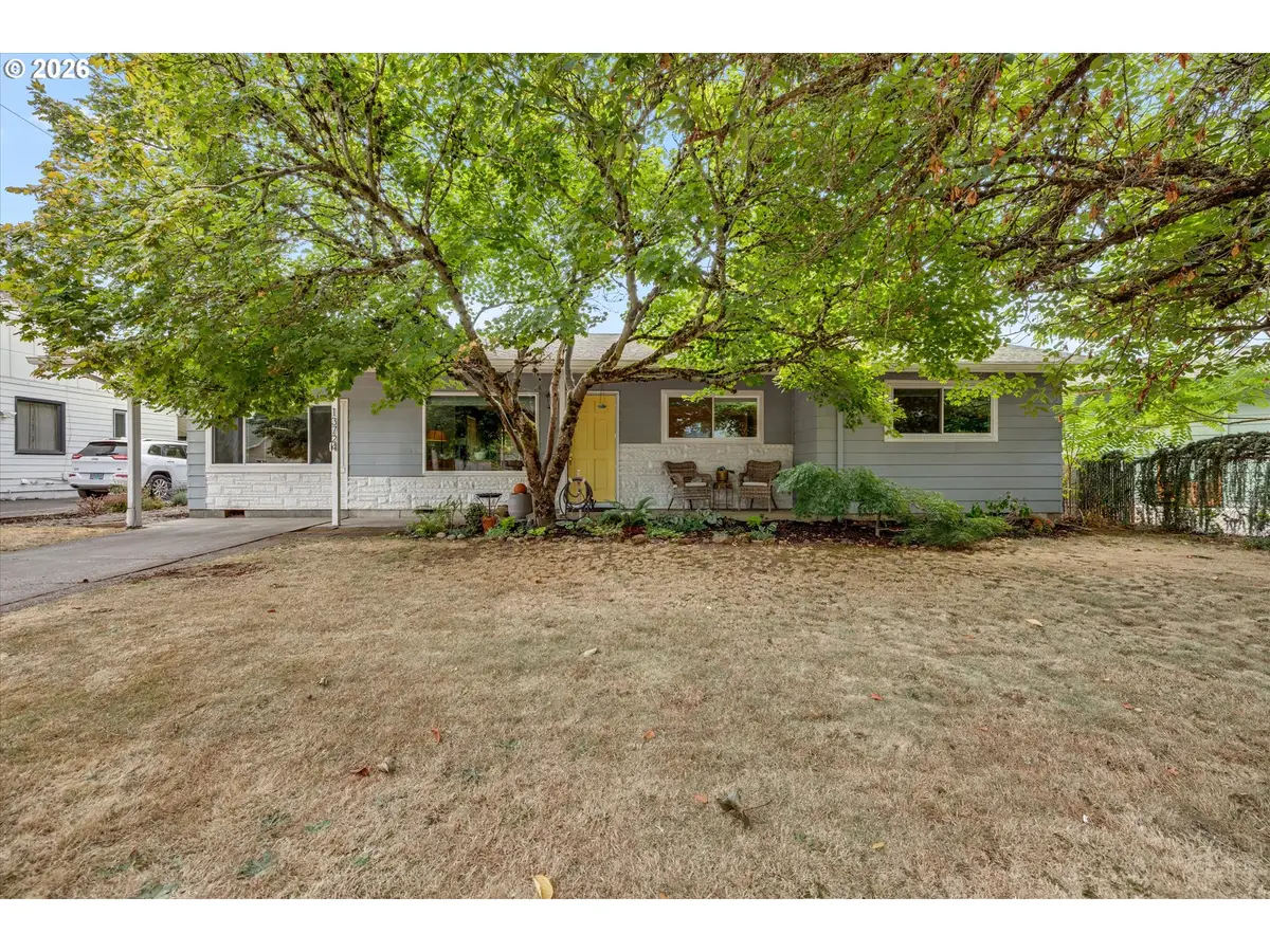 13724 SE Lincoln St, Portland, OR 97233 - #1