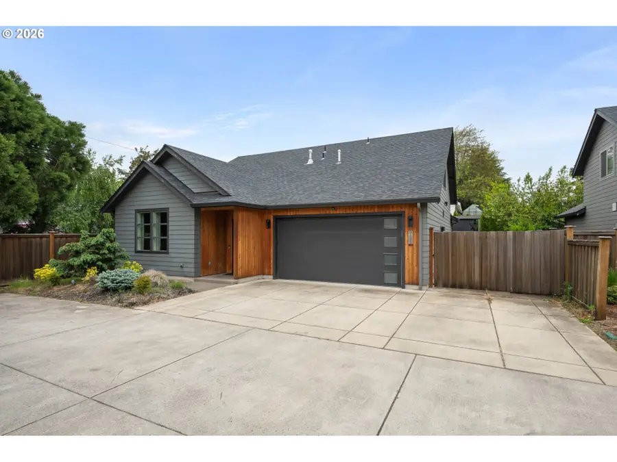 2845 Harlow Rd, Eugene, OR 97401 - #2