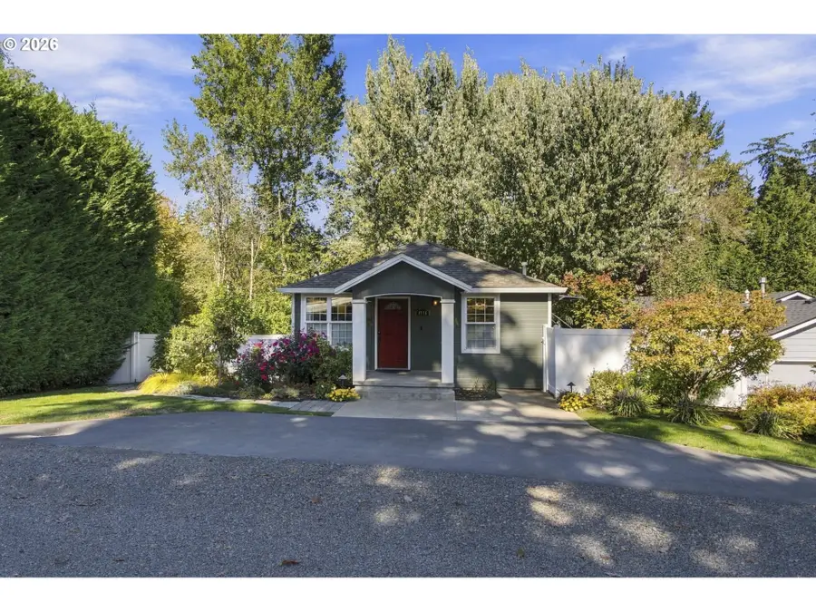 4716 SW Brugger St, Portland, OR 97219 - #2