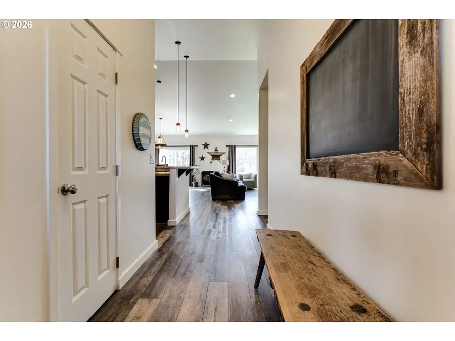 39464 Walterville Ln, Springfield, OR 97478 - Image #3