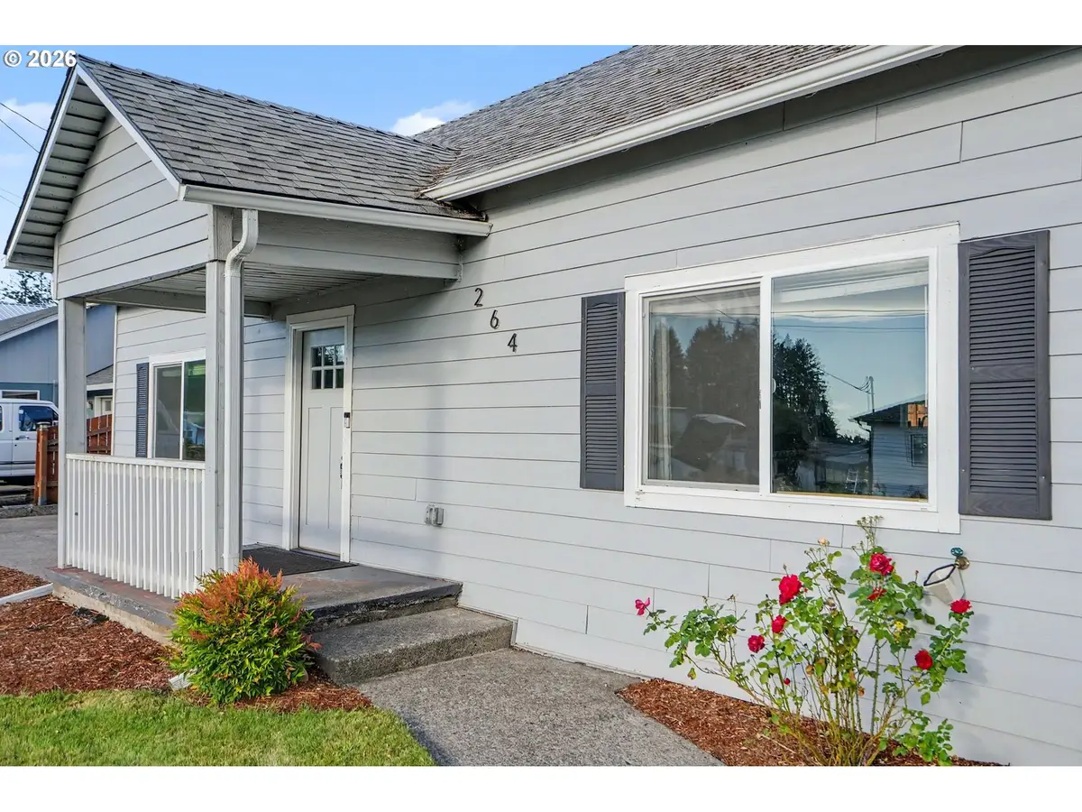264 7th St, Lyons, OR 97358 - #1