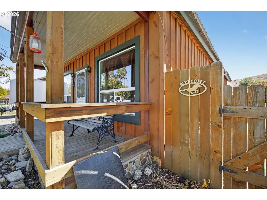 2157 Colorado Ave, Baker City, OR 97814 - #2