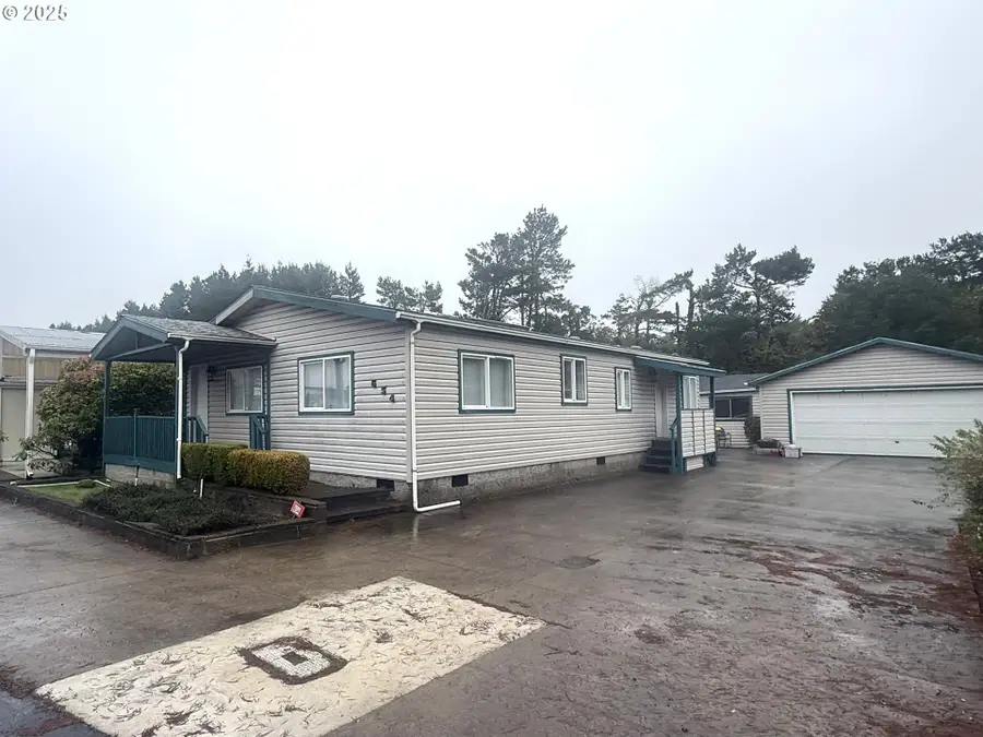 1601 Rhododendron Dr #654, Florence, OR 97439 - Image #2