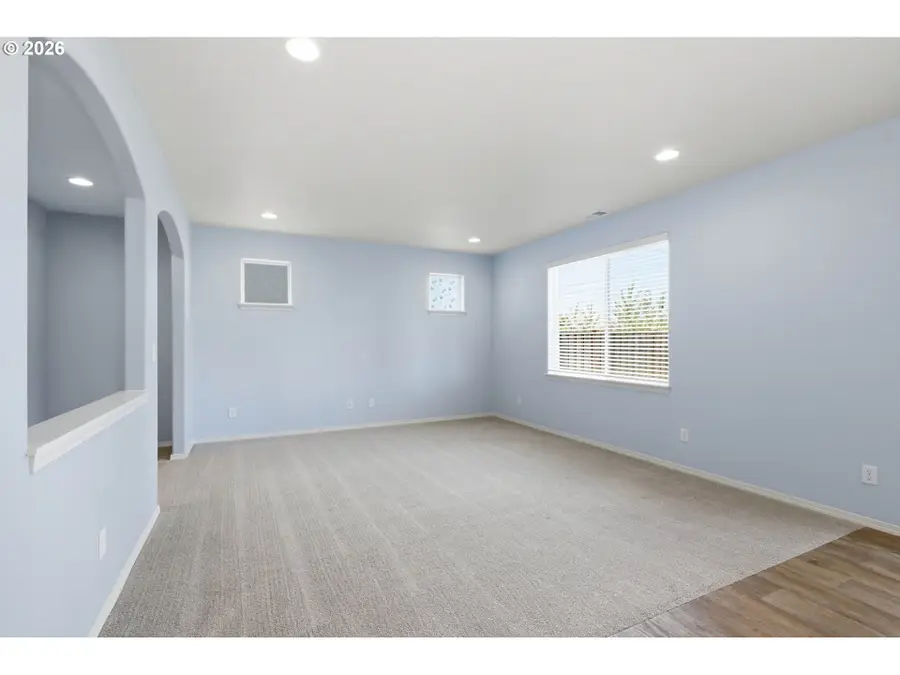 5290 Squirrel St, Springfield, OR 97478 - #3
