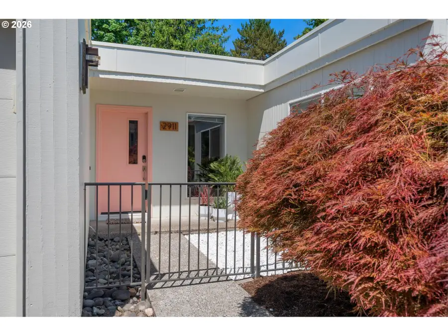 2911 SW Plum Ct, Portland, OR 97219 - #2