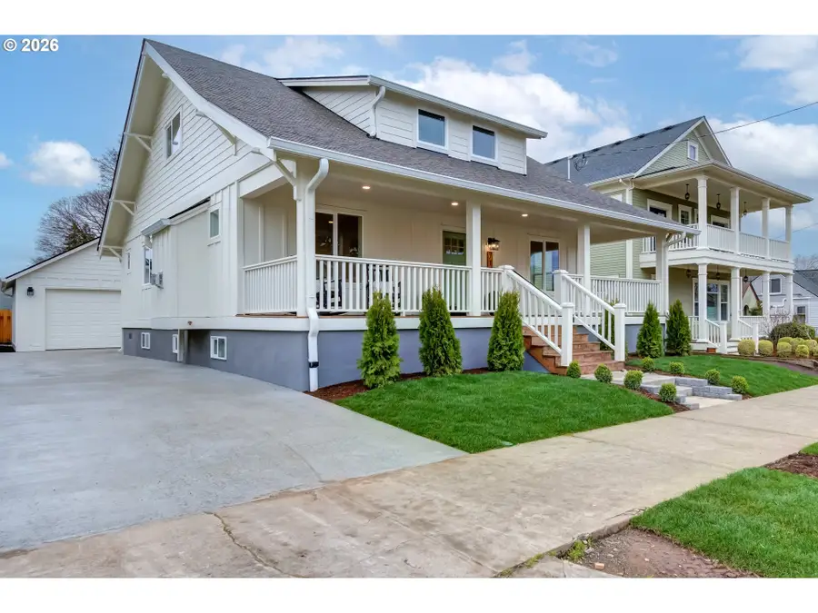 718 W 19th St, Vancouver, WA 98660 - #2