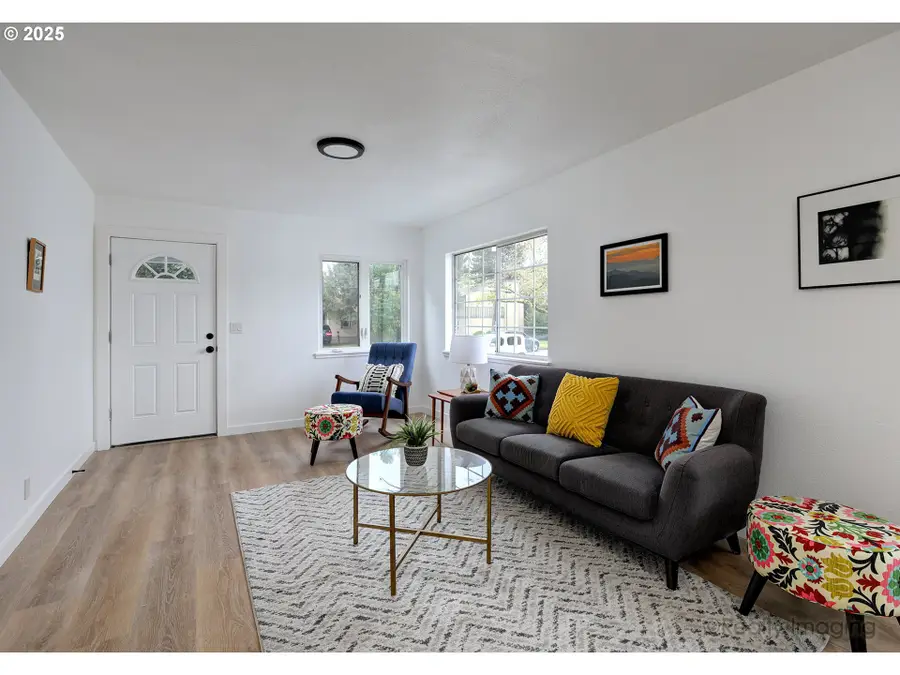 1065 8th Ave, Longview, WA 98632 - Image #2