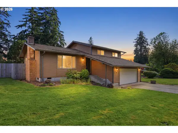 102 Sherwood Ln, CastleRock, WA 98611