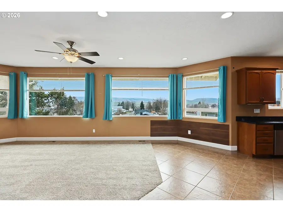 340 NE 7th St, Dufur, OR 97021 - Image #3