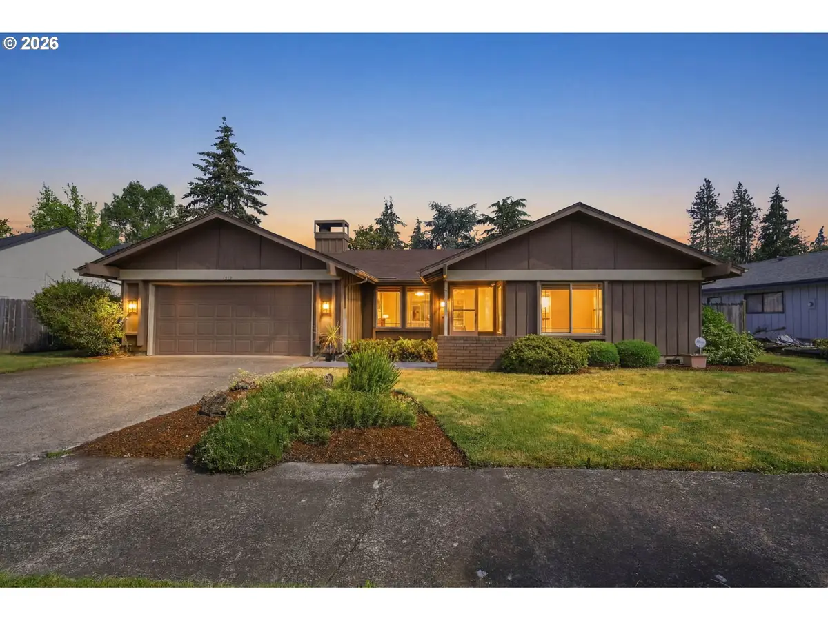 1215 Rio Glen Dr, Eugene, OR 97401 - #1