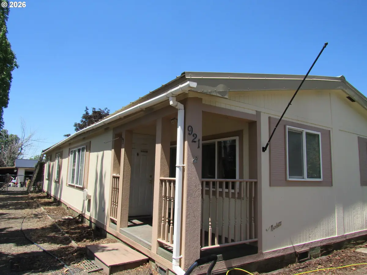 921 Vining St, Milton Freewater, OR 97862 - #1
