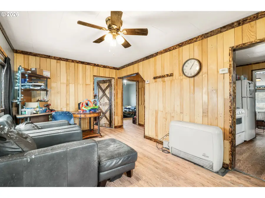 2460 SE Melrose Dr, Prineville, OR 97754 - #3