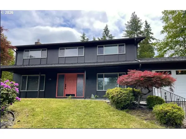 1520 W 28th Pl, Eugene, OR 97405