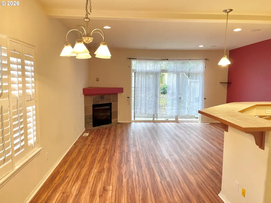 653 NW 1st St, Gresham, OR 97030 - #2