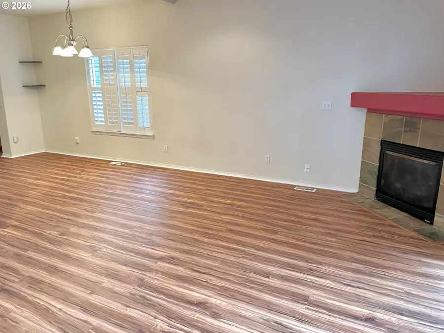 653 NW 1st St, Gresham, OR 97030 - #3