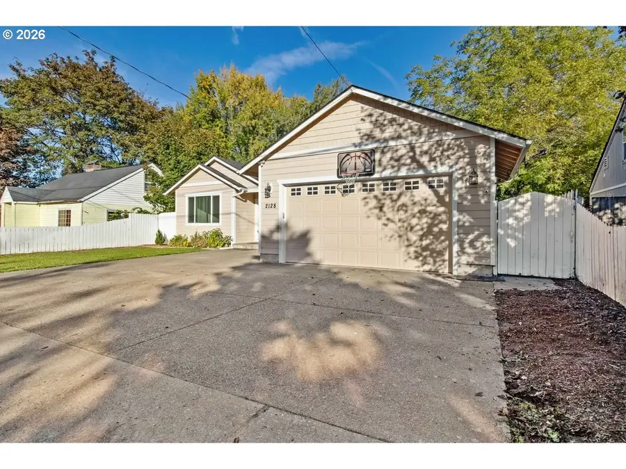 2128 Bruce St Ne, Salem, OR 97301 - #3